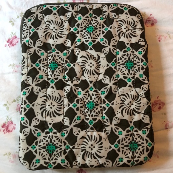 Marc by Marc Jacobs Green Printed Tablet Case - Picture 5 of 6